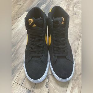 Nike mid blazer *black university gold*